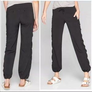 Women’s Athleta La Viva Jogger Pant 8P Black Active Stretch Lightweight Cinch